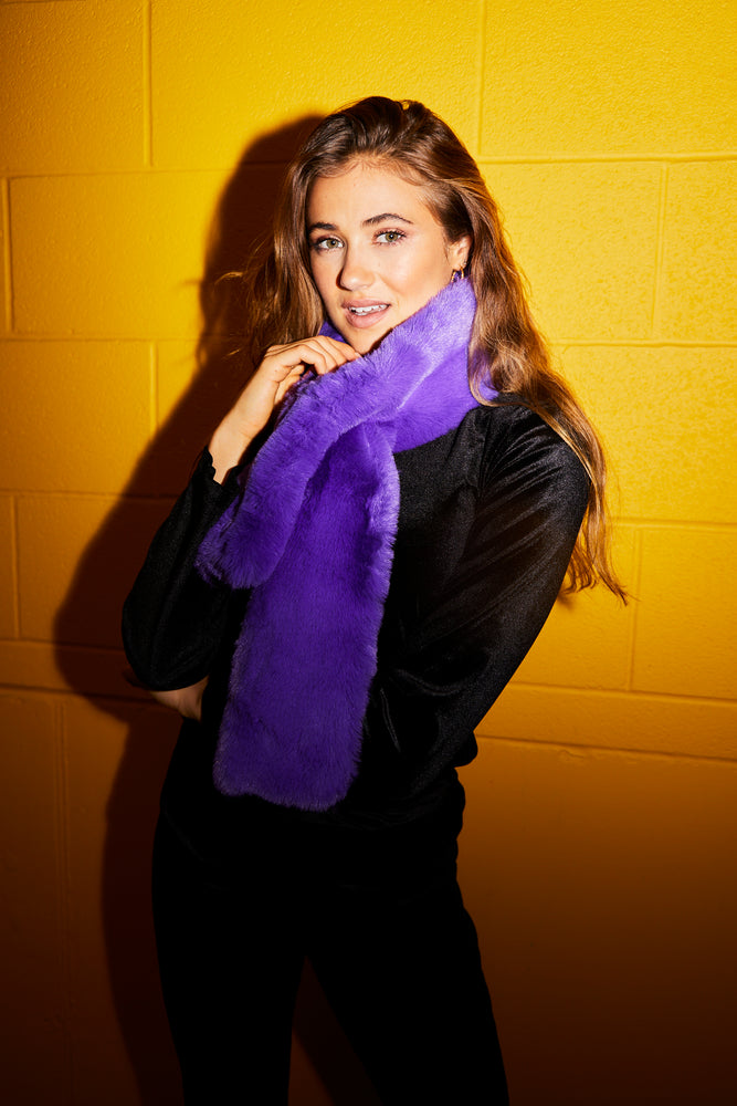 
            
                Load image into Gallery viewer, Betsy Faux Fur Scarf Purple
            
        