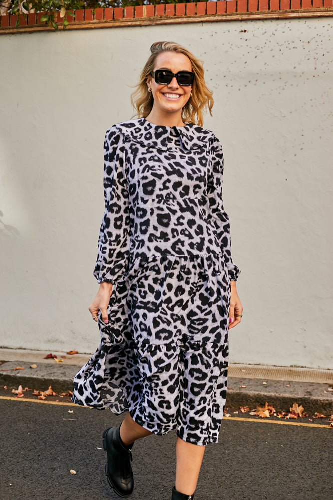 
            
                Load image into Gallery viewer, Lolly Leopard Dress in Grey
            
        