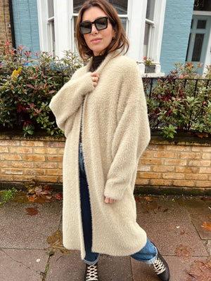 
            
                Load image into Gallery viewer, Bella oversized Cardigan
            
        
